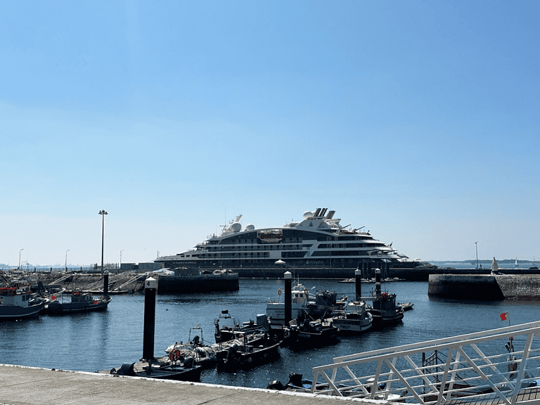 Setúbal Harbor Welcomes First Cruise Ship of 2024 Season