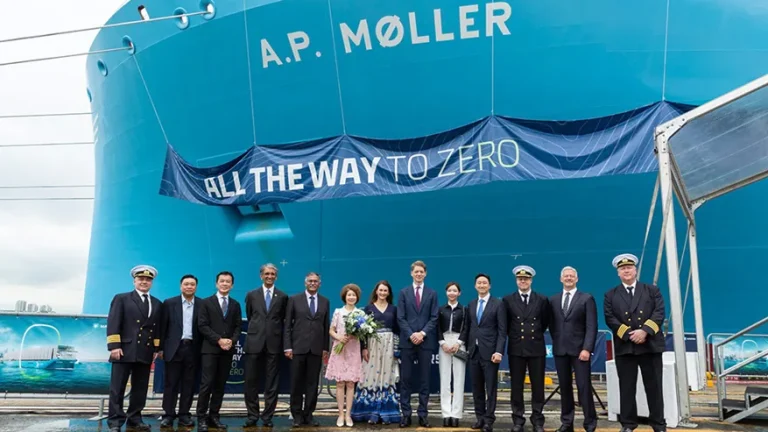 Maersk Unveils Dual-Fuel Methanol Vessel “A.P. Møller” in Singapore